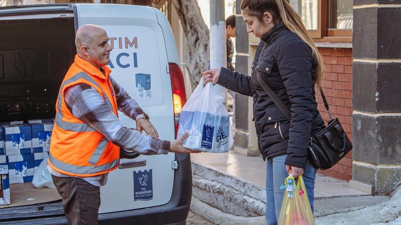 Kuşadası Belediyesi 2025'te 122 bin 252 Litre Süt Dağıttı