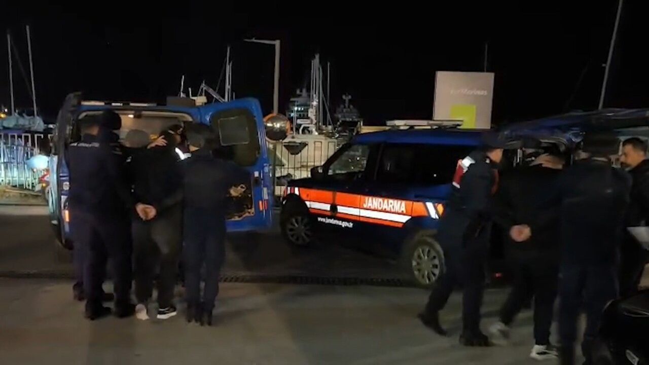 Kuşadası'nda yurt dışına kaçmaya çalışan 4 organize suç şüphelisi yakalandı