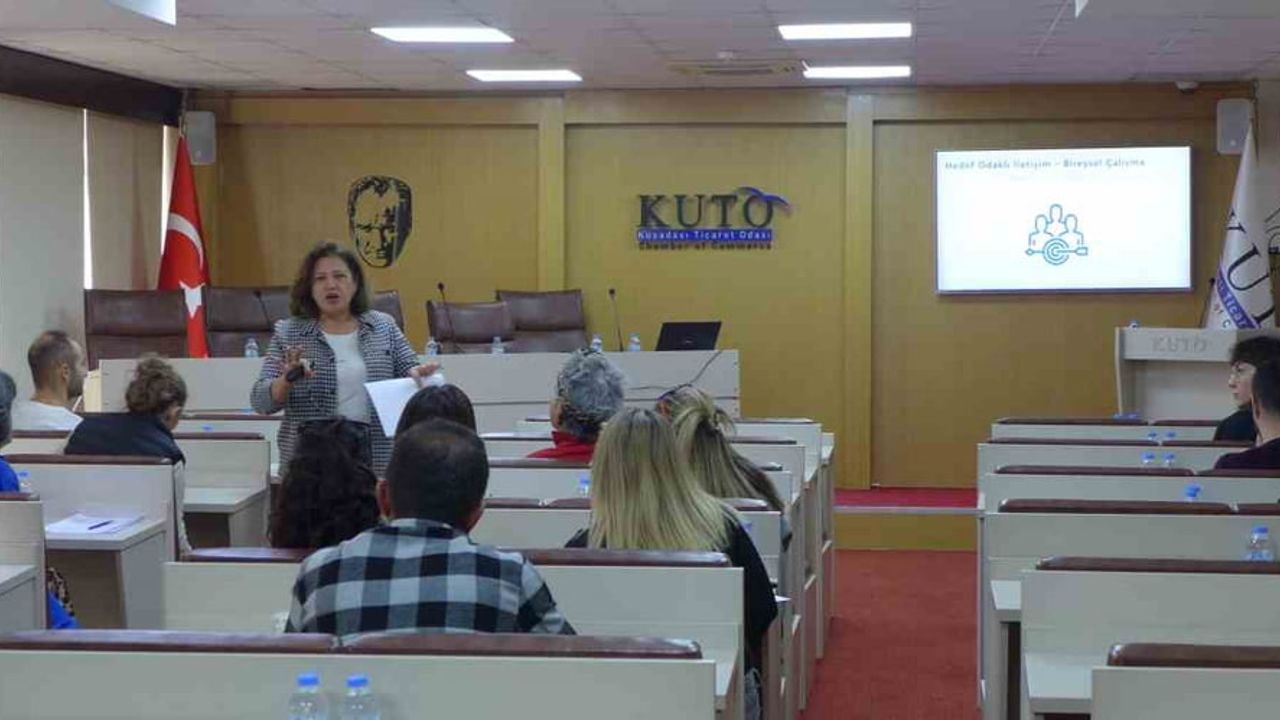 Kuşadası Ticaret Odası'nda Müşteri ile İletişim ve Müşteri Deneyimi Eğitimi