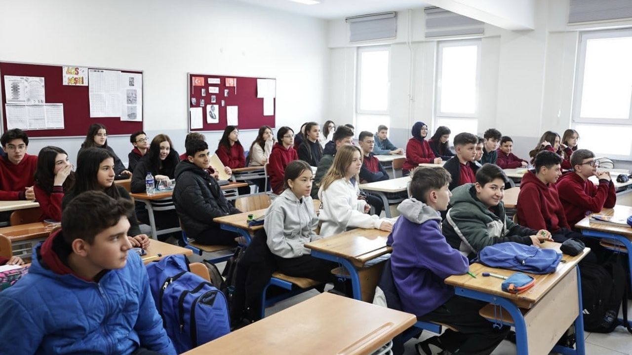 Kütahya Belediyesi'nden Atakent Ortaokulu'nda 'Sıfır Atık' Eğitimi