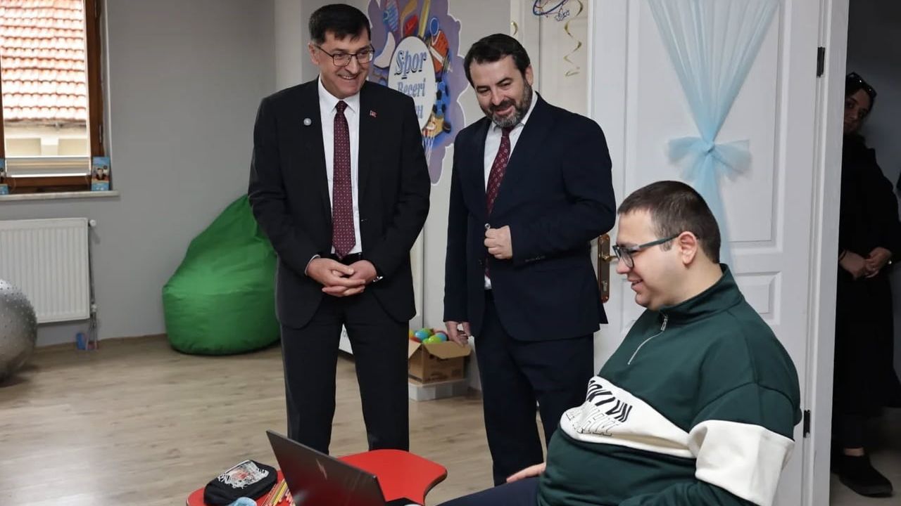 Kütahya Belediyesi'nden otizmli bireylere ziyaret ve destek