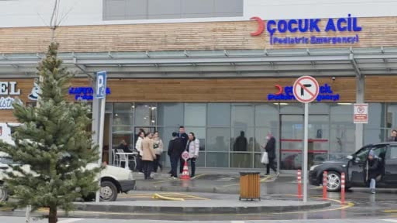 Kütahya'da 23 ortaokul öğrencisi hastaneye kaldırıldı