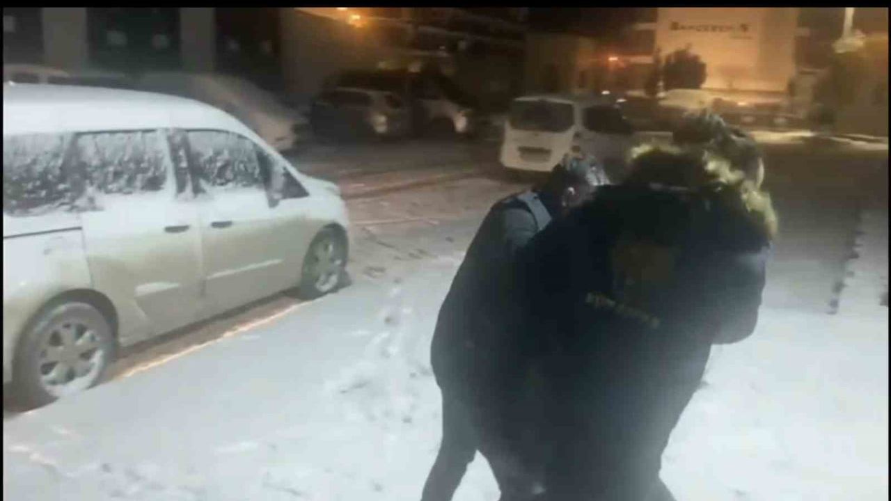 Kütahya'da 30 yıl hapisle aranan cezaevi firarisi yakalandı