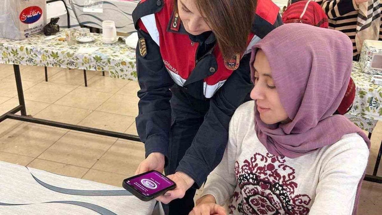 Kütahya'da 57 kadına KADES ve 6284 eğitimi