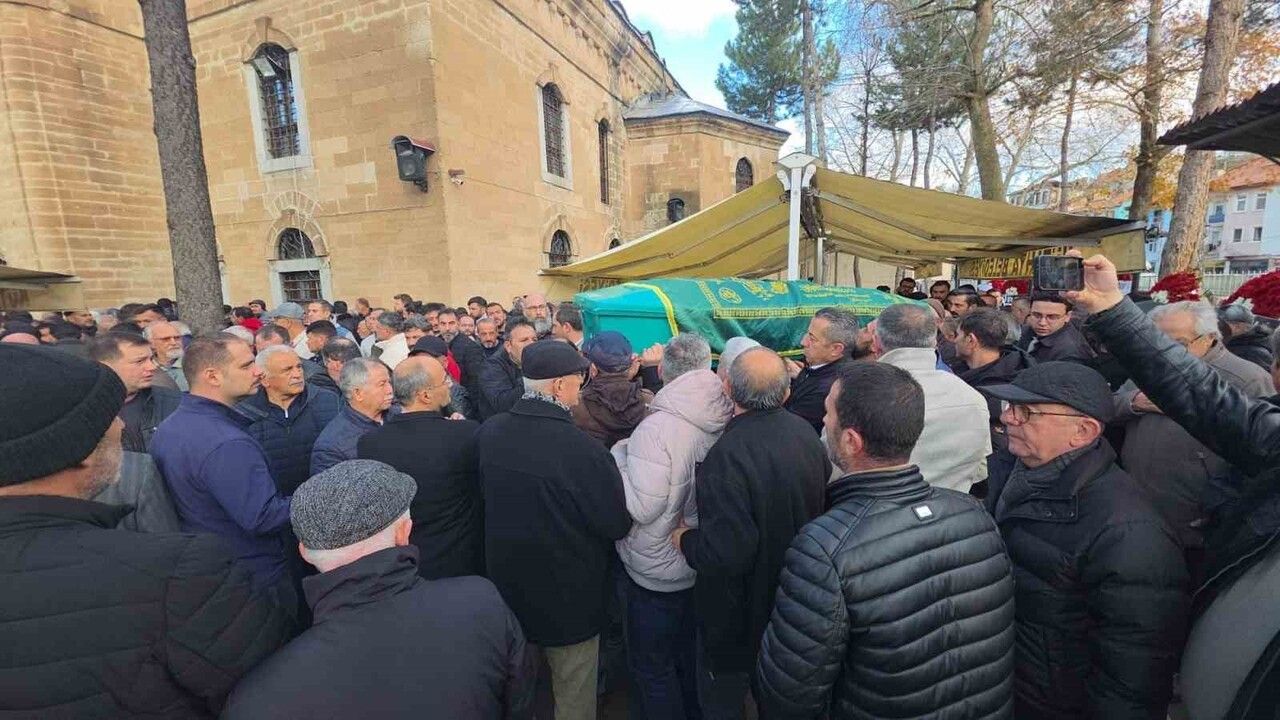 Kütahya'da Berberler ve Kuaförler Odası Başkanı Mehmet Çaltı Uğurlandı