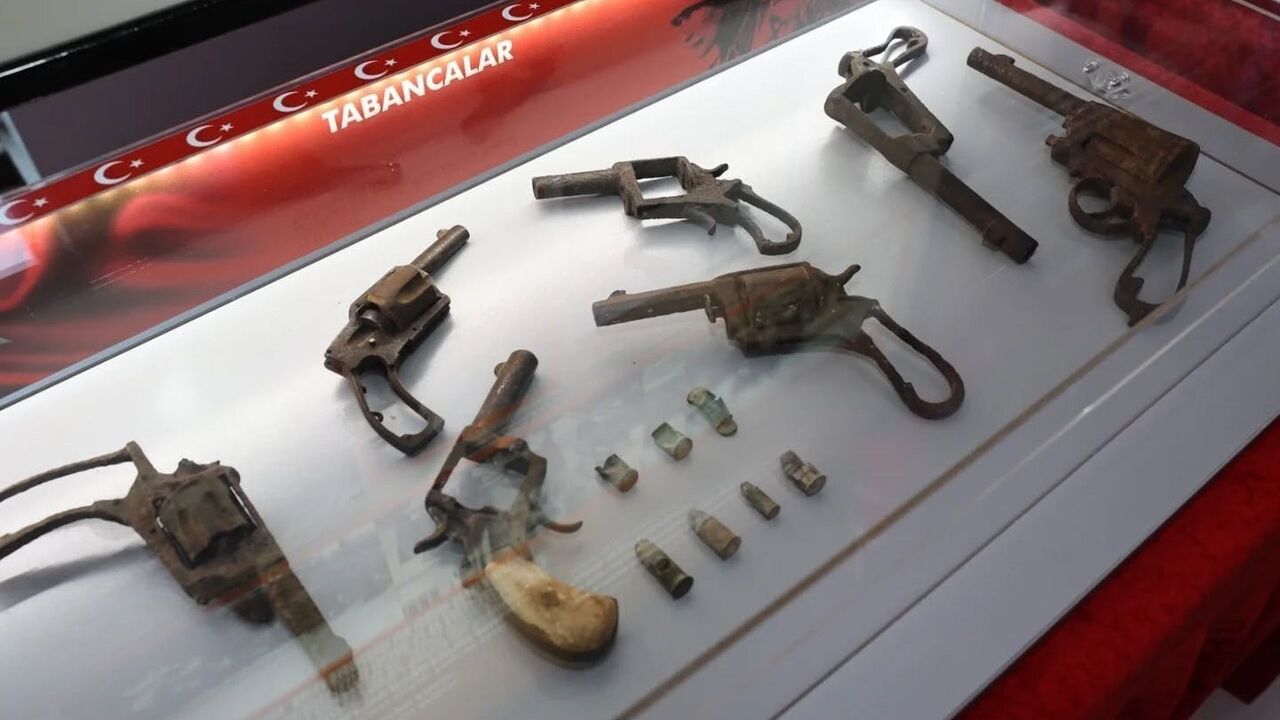 Kütahya'da 'Çanakkale Ruhu ile Geçmişe Yolculuk' sergisi ziyaret edildi