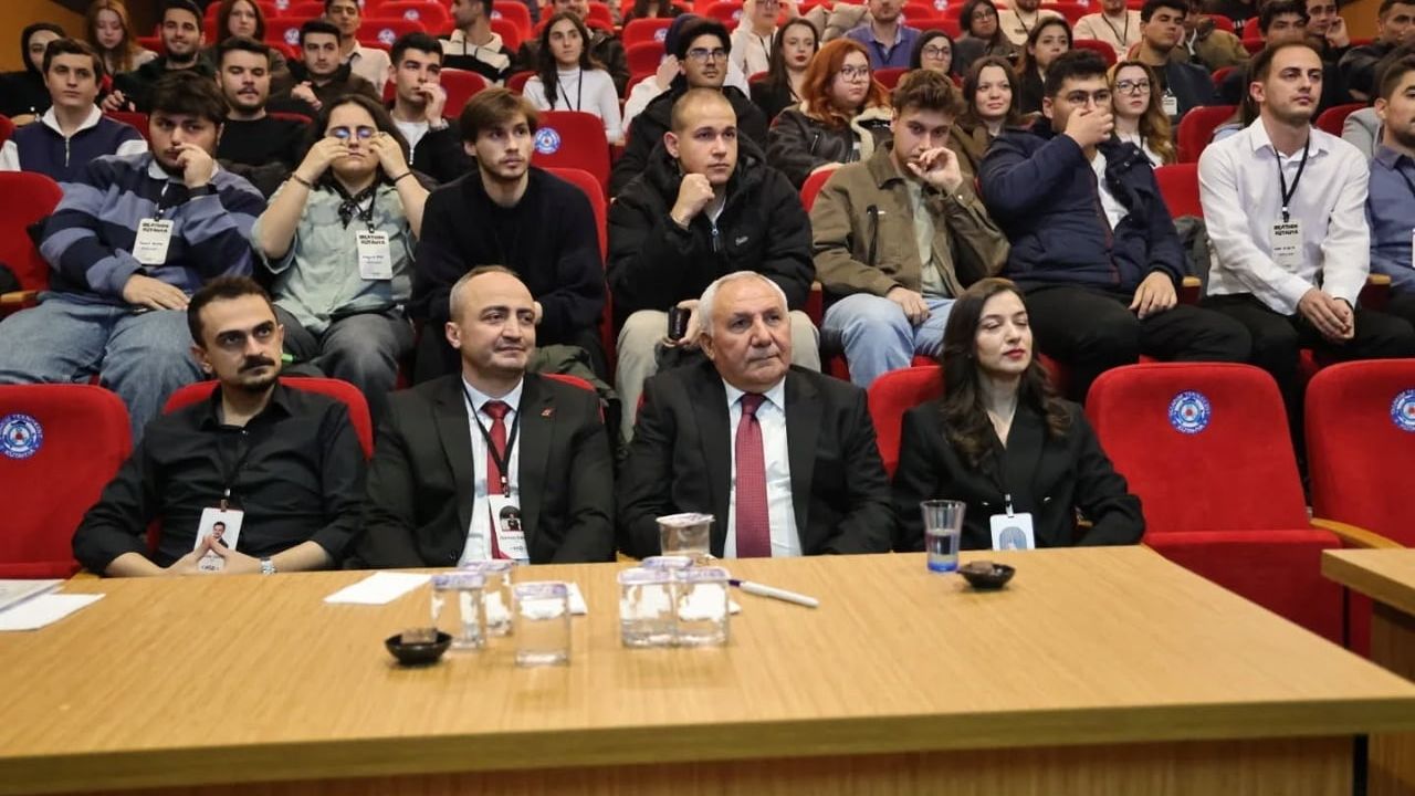 Kütahya'da Genç Zihinler Ideathon ile Geleceğe Işık Tuttu