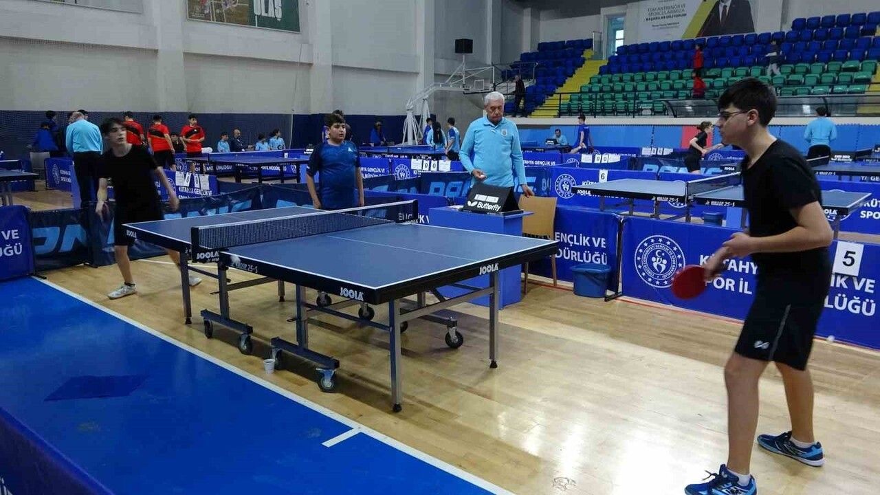 Kütahya'da Gençler Masa Tenisi Güneybatı Bölge Müsabakaları Başladı