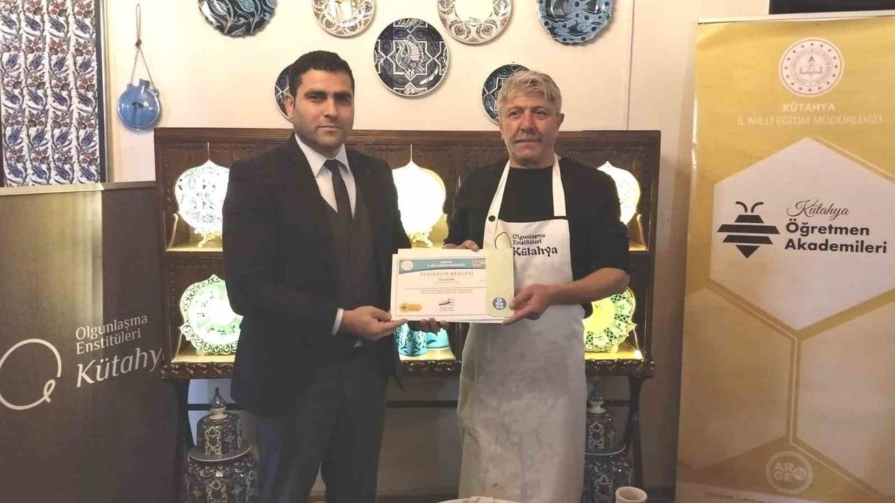 Kütahya’da “Kadim Kültür: Çinicilik” etkinliği öğretmenlere atölye deneyimi sundu