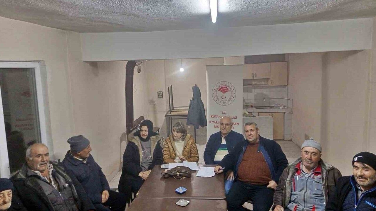 Kütahya'da köylerde çiftçi bilgilendirme toplantıları