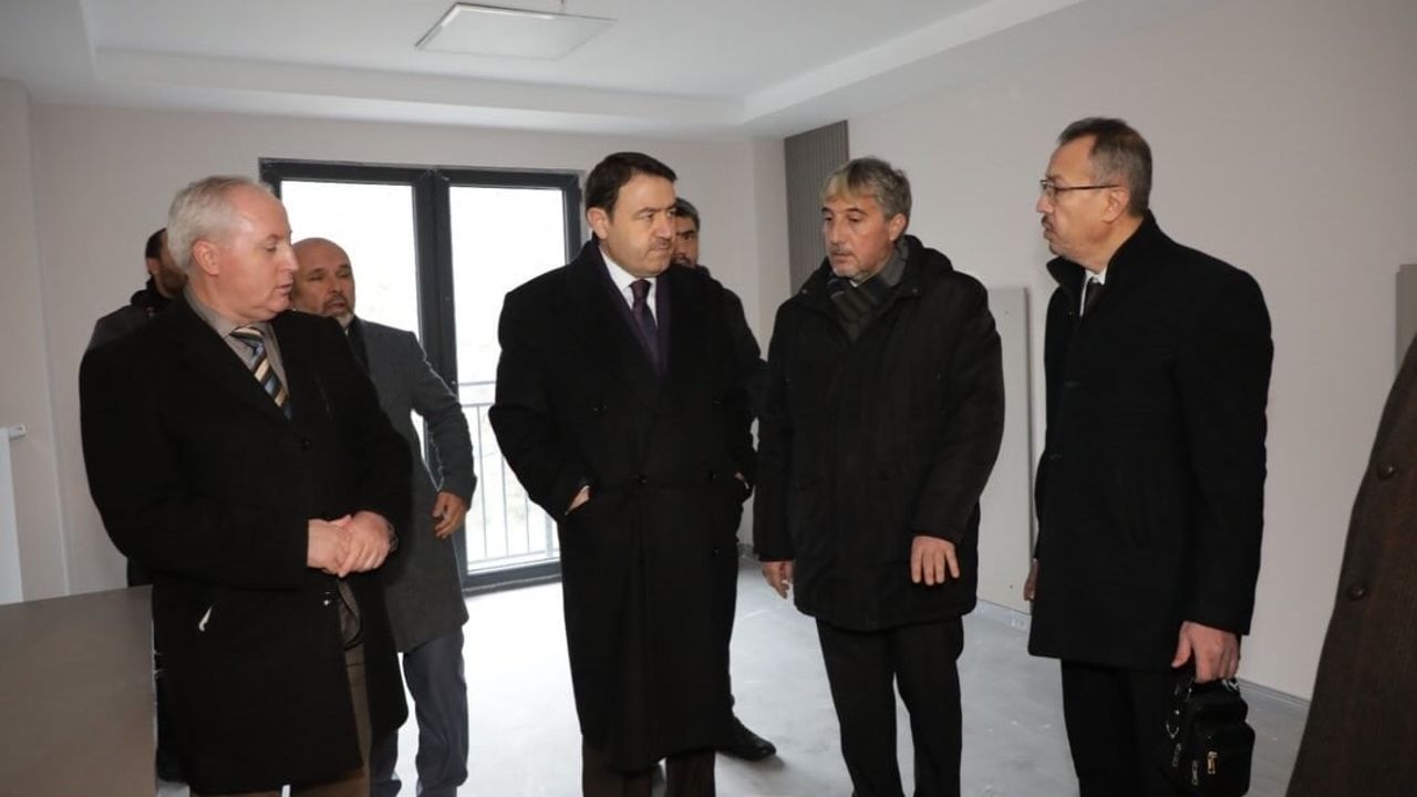 Kütahya'da öğretmenevi inşaatında yerinde inceleme