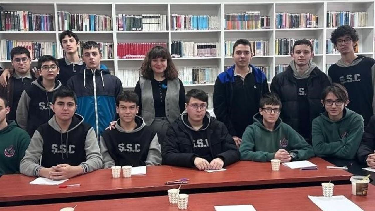 Kütahya'da Yazar-Öğrenci Söyleşisi: Nihan Özebeoğlu