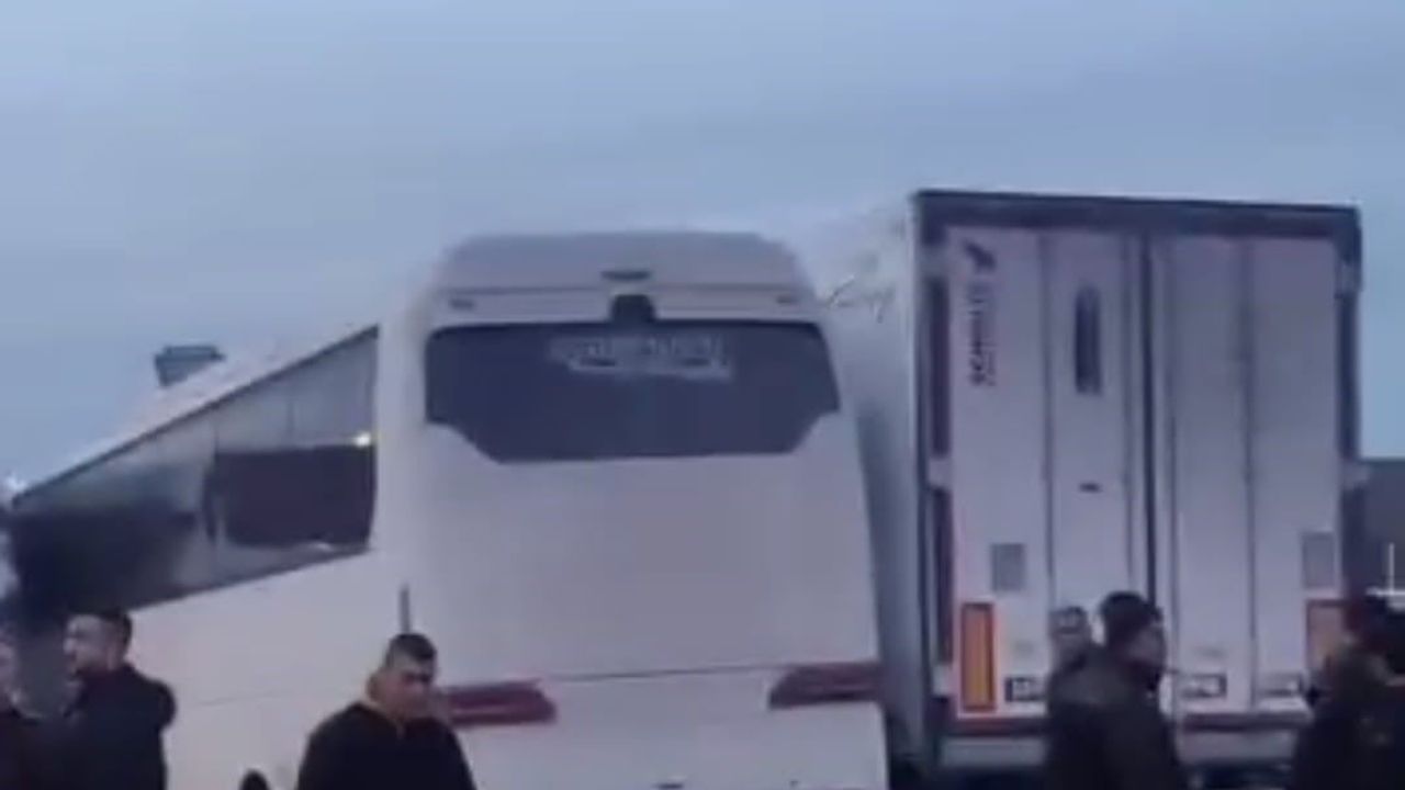 Kütahya'da zincirleme kaza: 3 işçi yaralandı