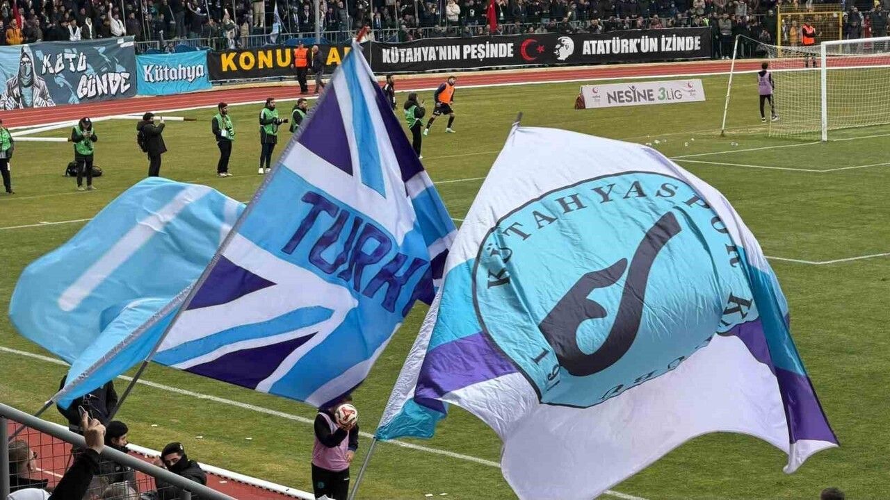 Kütahyaspor'tan Eskişehirspor maçı sonrası şampiyonluk mesajı