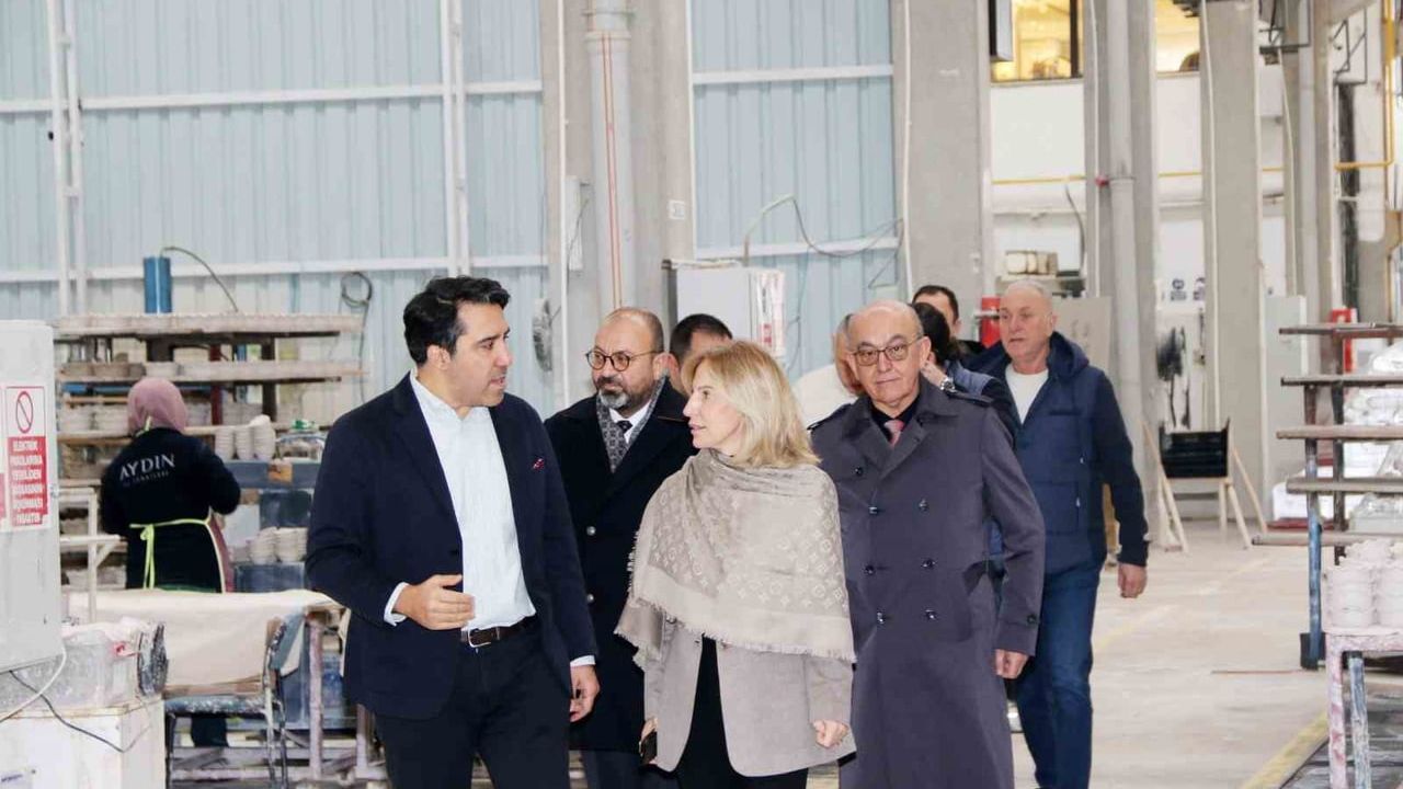 KUTSO Yönetim Kurulu, Kütahya OSB'deki Aydın El Sanatları Fabrikasını İnceledi