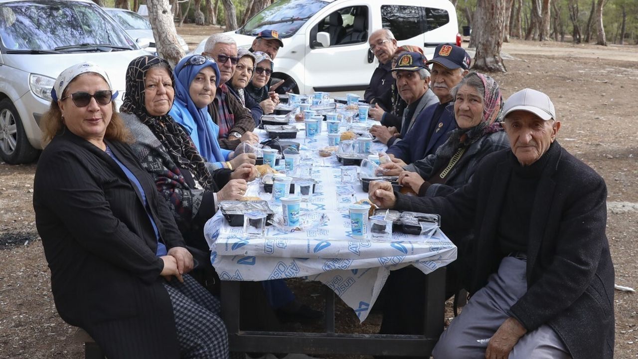 Kuyuluk Tabiat Parkı'nda Kıbrıs gazileri ve aileleri buluştu