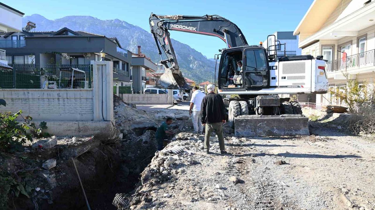 Kuzdere Mahallesi’nde yağmur suyu drenaj hattı çalışmaları