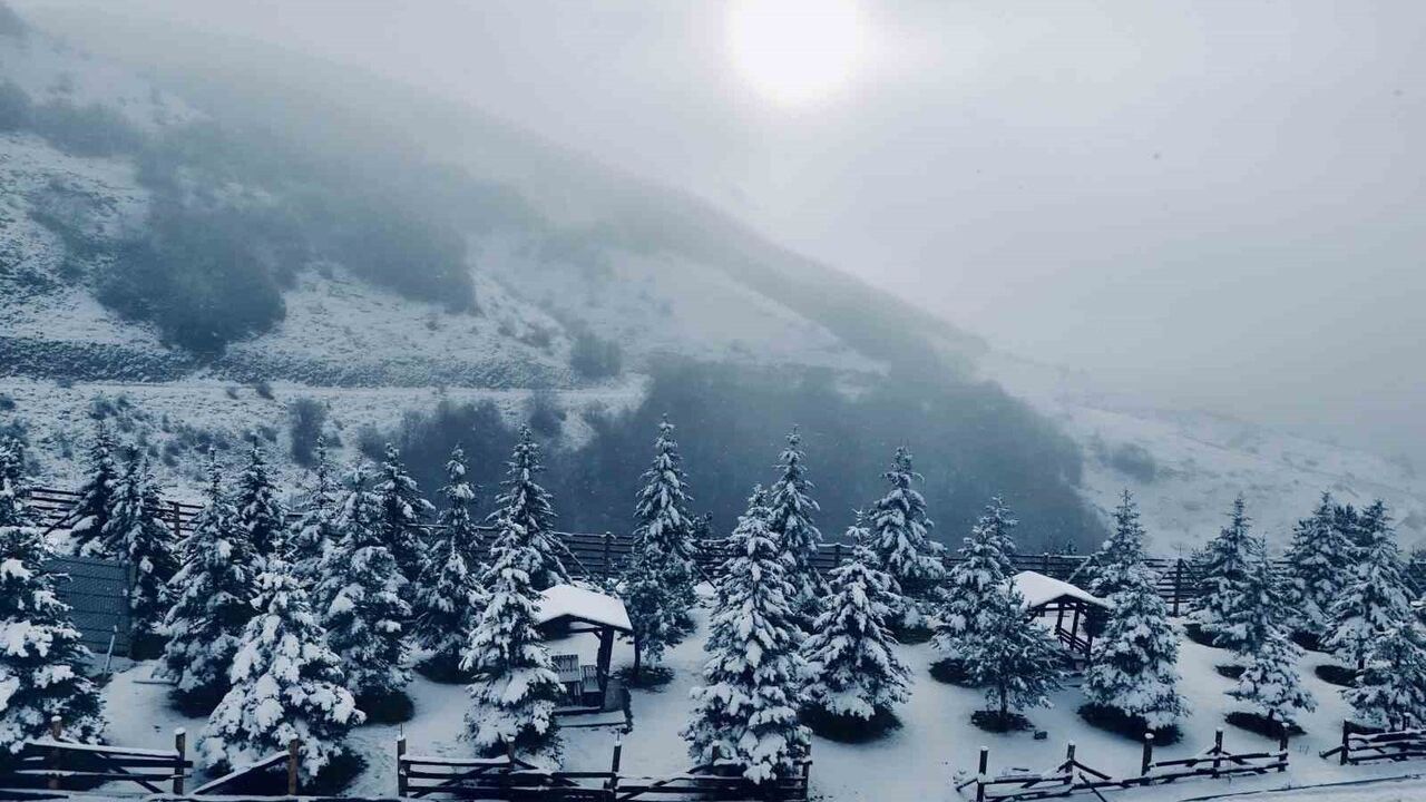 Ladik Akdağ beyaza büründü: Kış turizmine umut