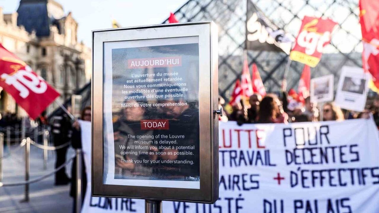 Louvre Müzesi'nde grev uzadı: Müze ikinci duyuruya kadar kapalı