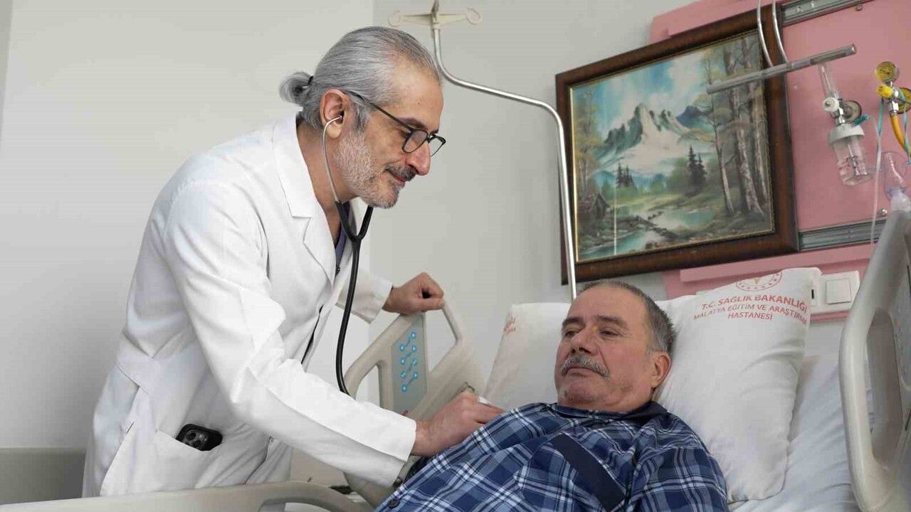 Malatya'da aort yırtığı endovasküler stent greft ile kapalı onarıldı