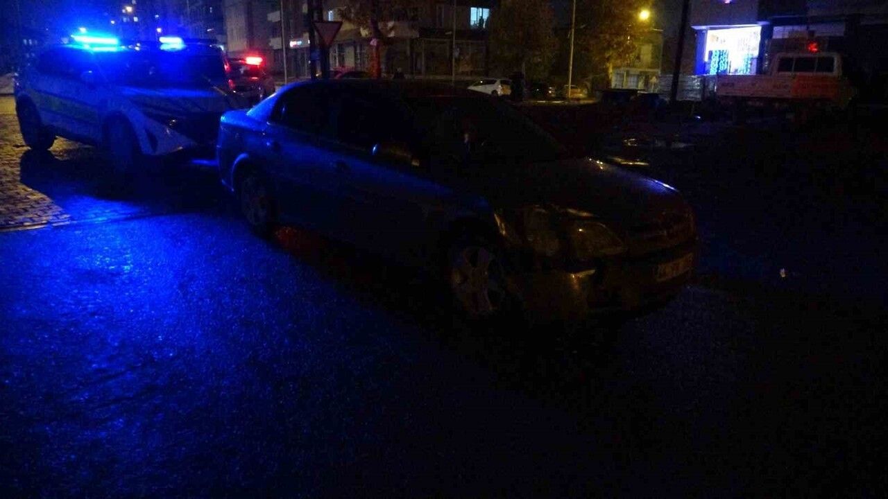 Malatya'da Trafik Kazası: İki Emniyet Mensubu Yaralandı