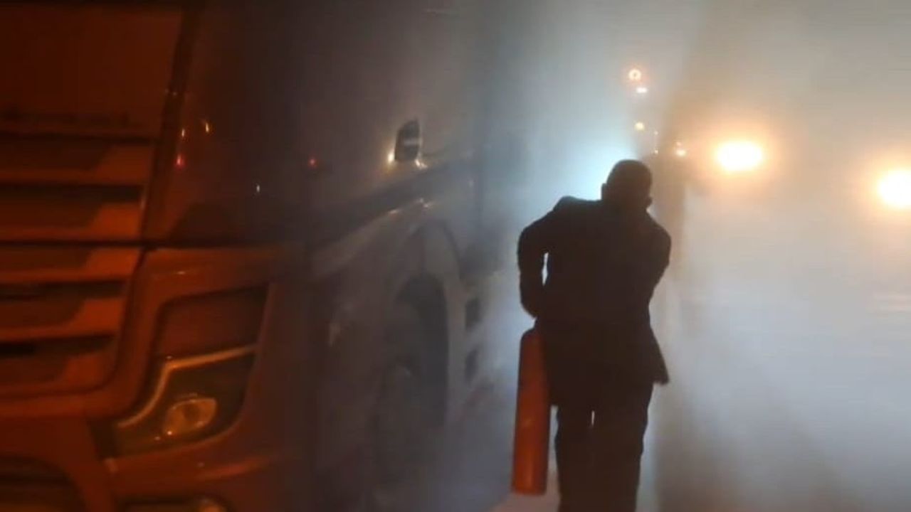 Malatya Kale'de pancar yüklü tır alev aldı