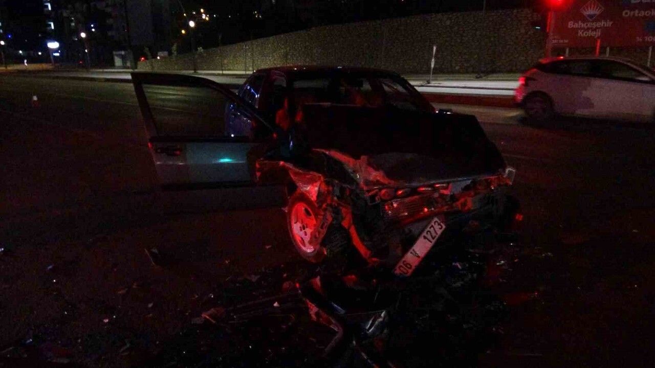 Malatya Tecde'de tır ile otomobil çarpıştı: 3 yaralı