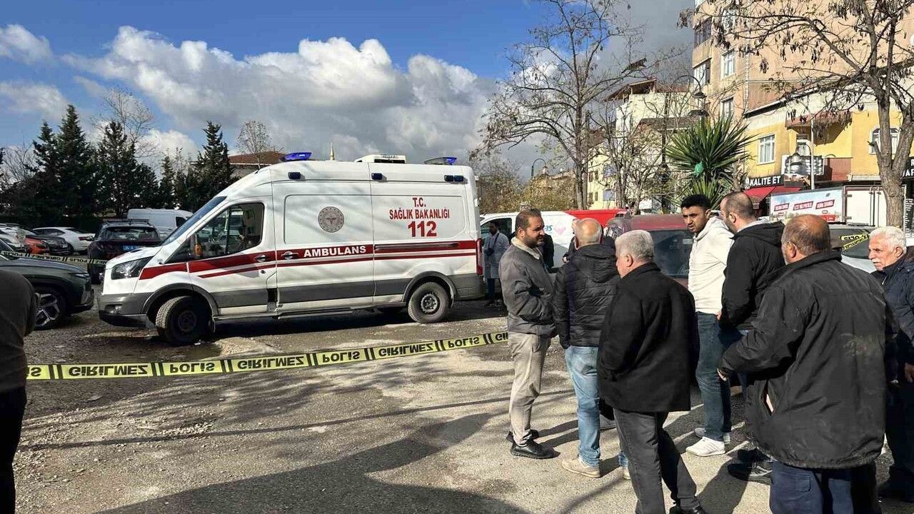 Maltepe'de kargo çalışanı aracında ölü bulundu