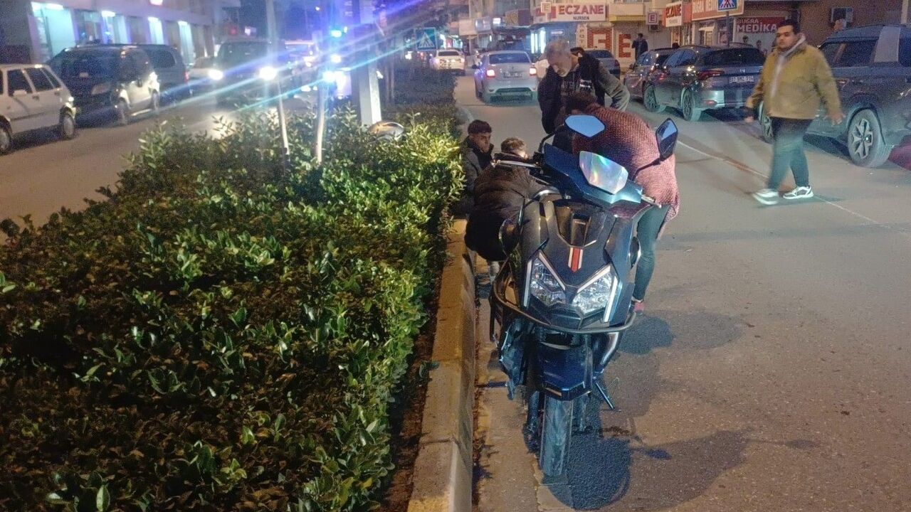 Manavgat'ta motosikletle araç çarpıştı: Yaralı sürücü önceki kaza masrafını anlattı