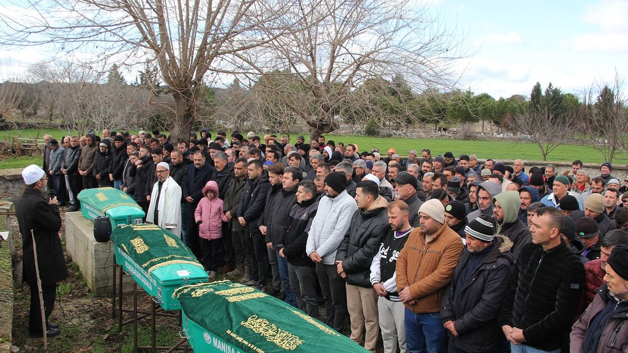 Manisa’da trafik kazası: Kapucu ailesinden baba, oğul ve torun hayatını kaybetti