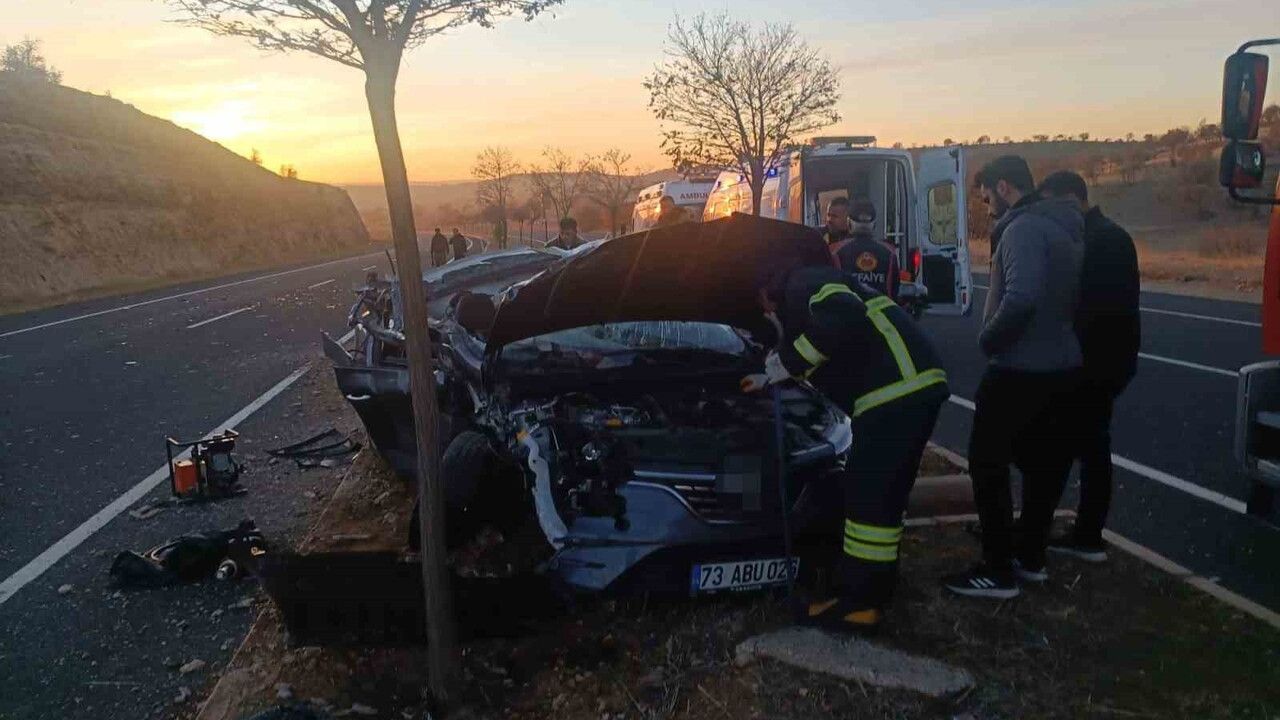 Mardin'de otomobil ile tır çarpıştı: 1 ölü, 2 yaralı