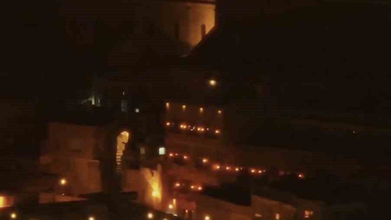 Mardin'de sisle bütünleşen gece kartpostallık görüntüler oluşturdu