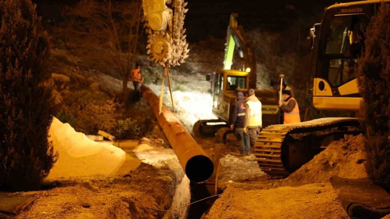 Mardin İçme Suyu Projesinde 4. Etap Tamamlandı — Diyarbakır Bulvarı’nda Hızlı Boru Montajı