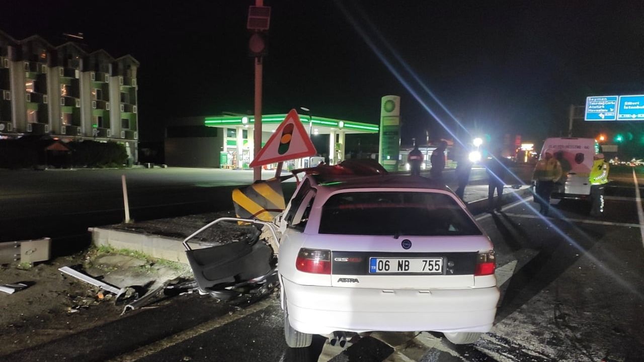 Marmaraereğlisi'nde otomobil refüje çarptı — Sürücü yaşamını yitirdi