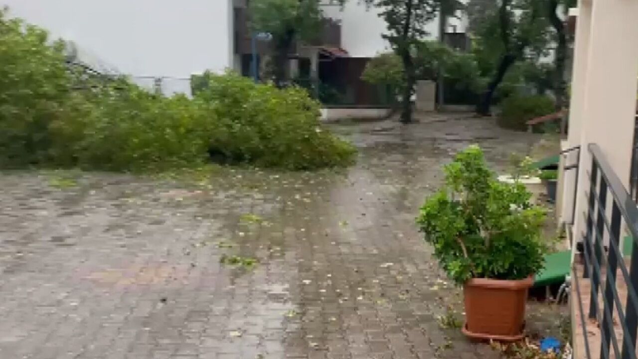 Marmaris'te sağanak ve fırtına etkili oldu