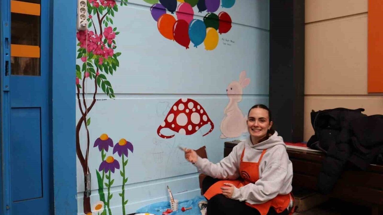 Masal Kahramanlarıyla Hastalara Moral — Cerrahpaşa'da Renkli Duvarlar