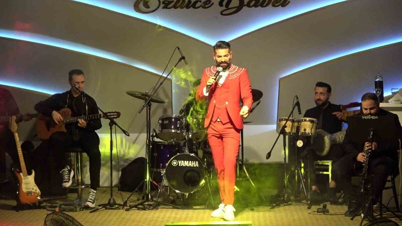 Mehmet Çevik'e 'heralde' Patenti Sürprizi — Bursa'da Kadınlar Matinesi