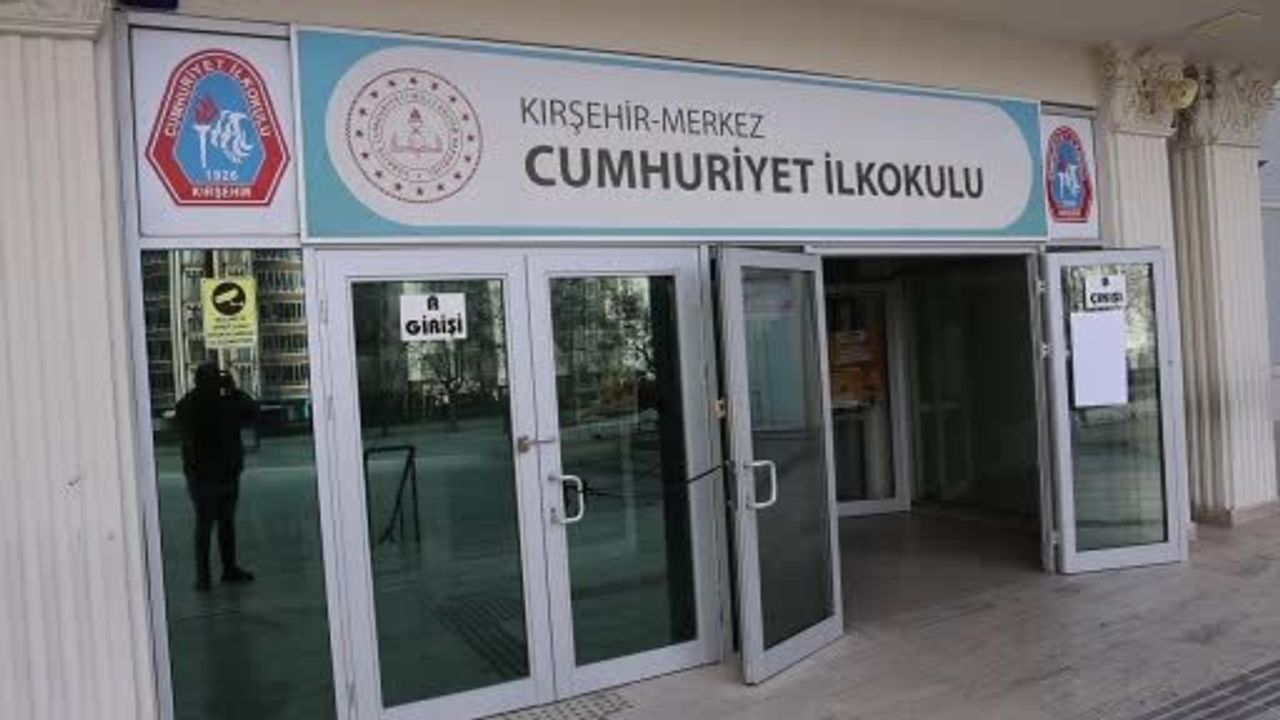 Mehmet Gönen, Mezun Olduğu Okulda Teknoloji Bağımlılığını Oyunla Anlattı