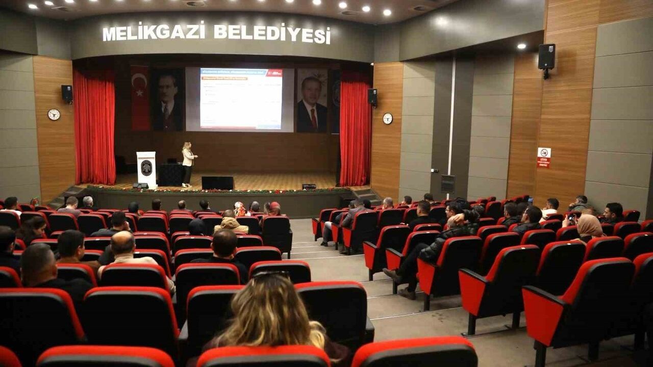 Melikgazi Belediyesi'nden Kamu İhale Mevzuatı Eğitimi