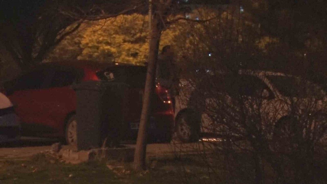 Melikgazi'de D.U. tüfekle sokağa çıktı, polis teslim aldı