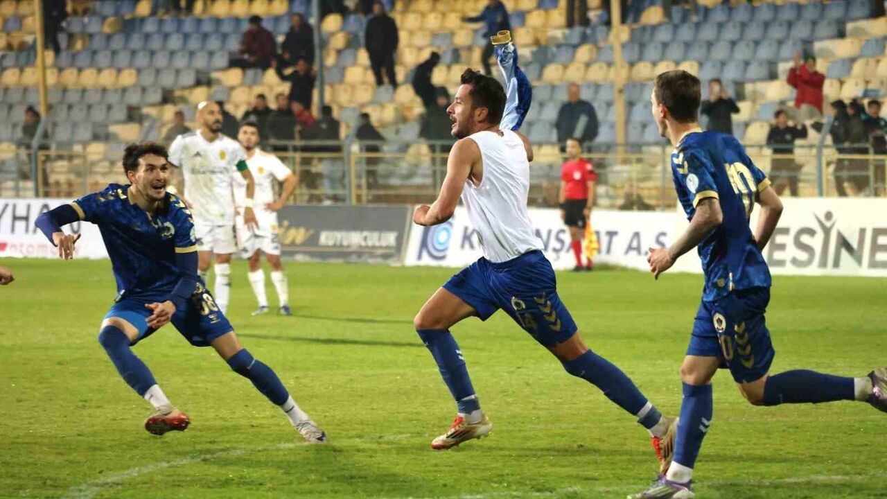 Menemen FK, İzmir derbisinde son dakikalarda 2-1 kazandı