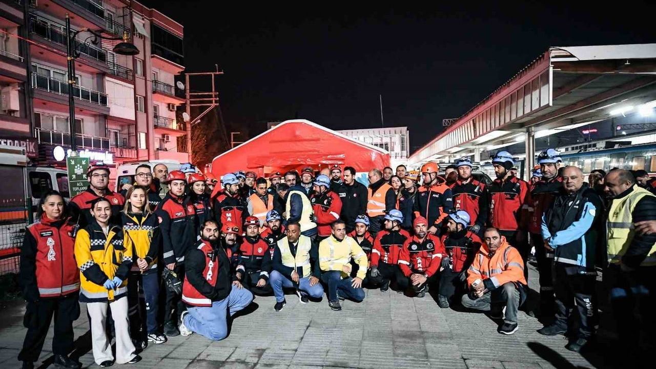 Menemen İZBAN İstasyonu’nda deprem ve kaza tatbikatı