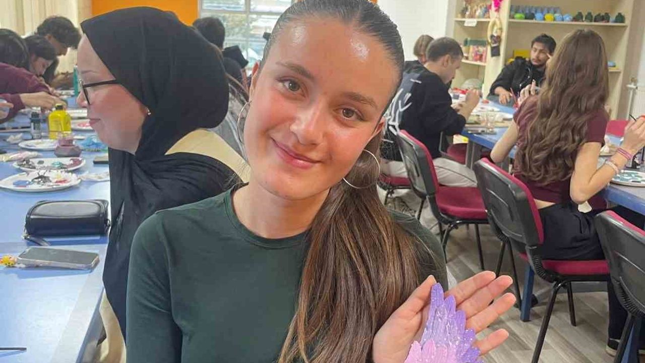 Menteşe'de Gençler Seramikle Buluştu: Uluslararası Gençlik Merkezi'nde Biblo Atölyesi