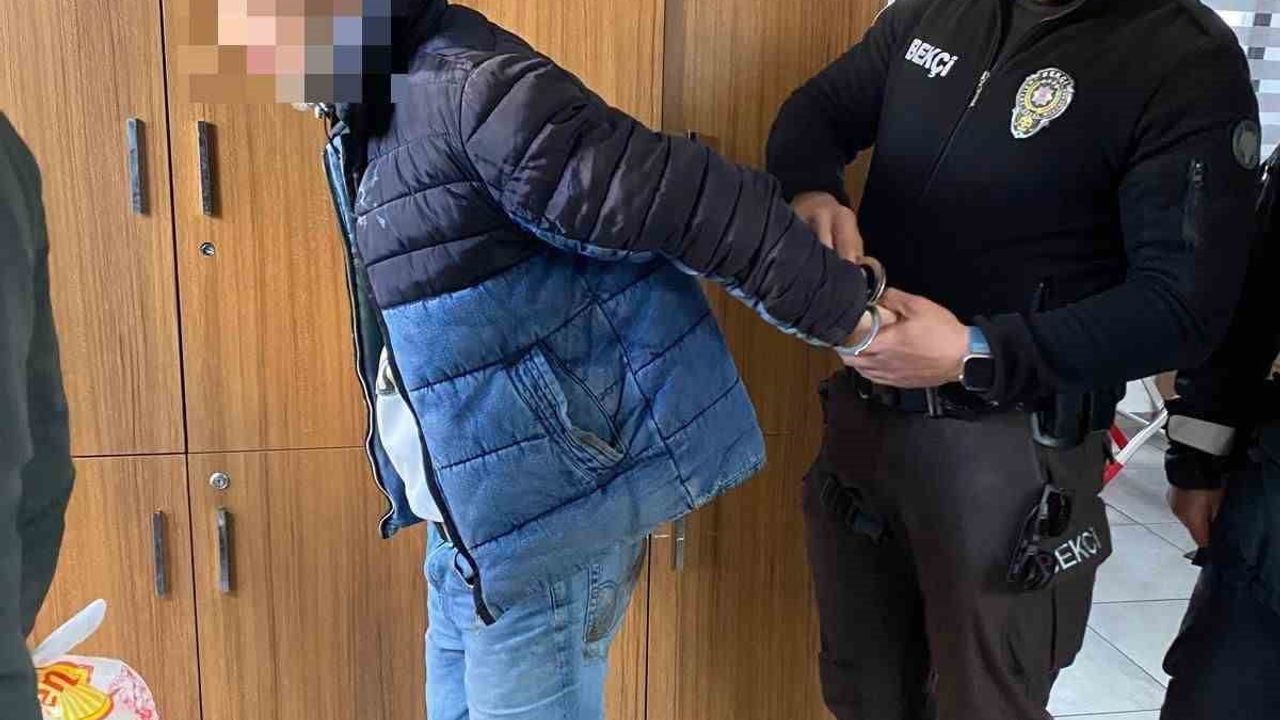 Menteşe Otogarı'nda uyuşturucu bulundurmakla aranan şahıs yakalandı