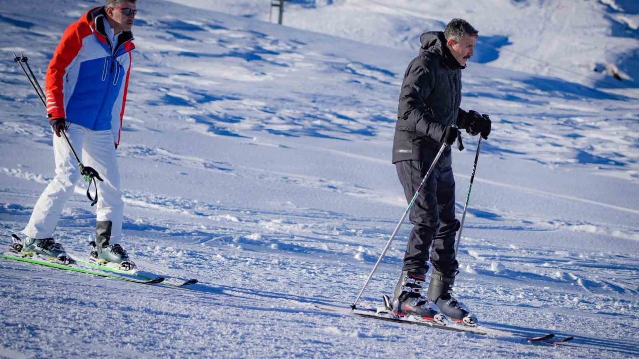 Mergabütan Kayak Merkezi'nde sezon açıldı: Pistler hazır, kar 1 metre