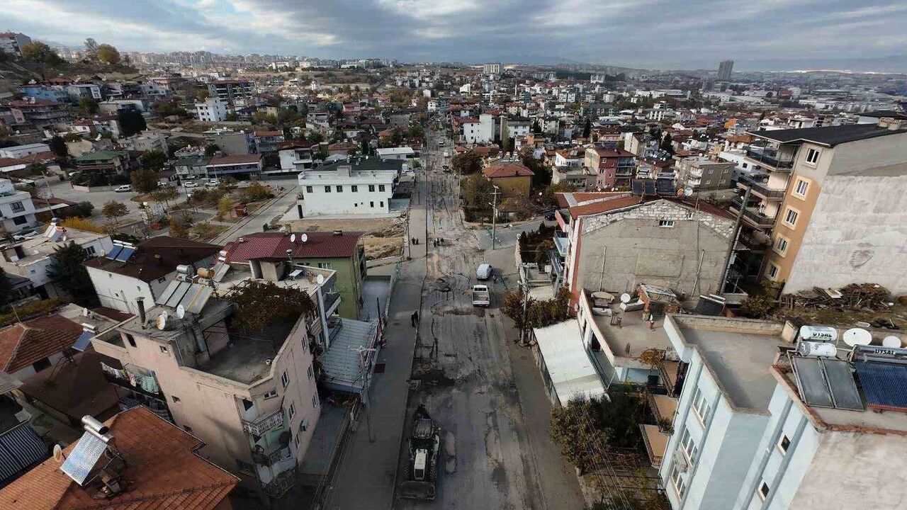 Merkezefendi'de Kilit Bağlantı Noktalarında Yol Yenileme Çalışmaları Tamamlandı