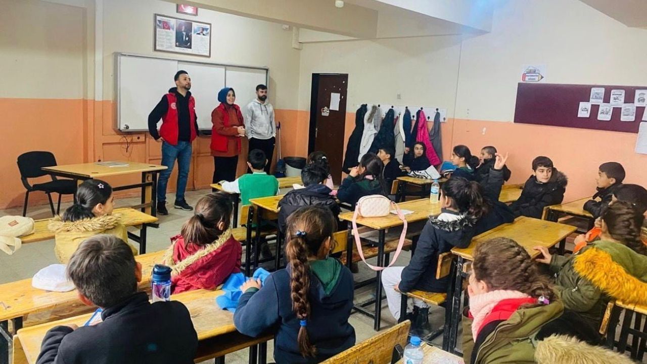 Merkezin Seninle Güzel Projesi Diyadin'de gençlerle buluştu