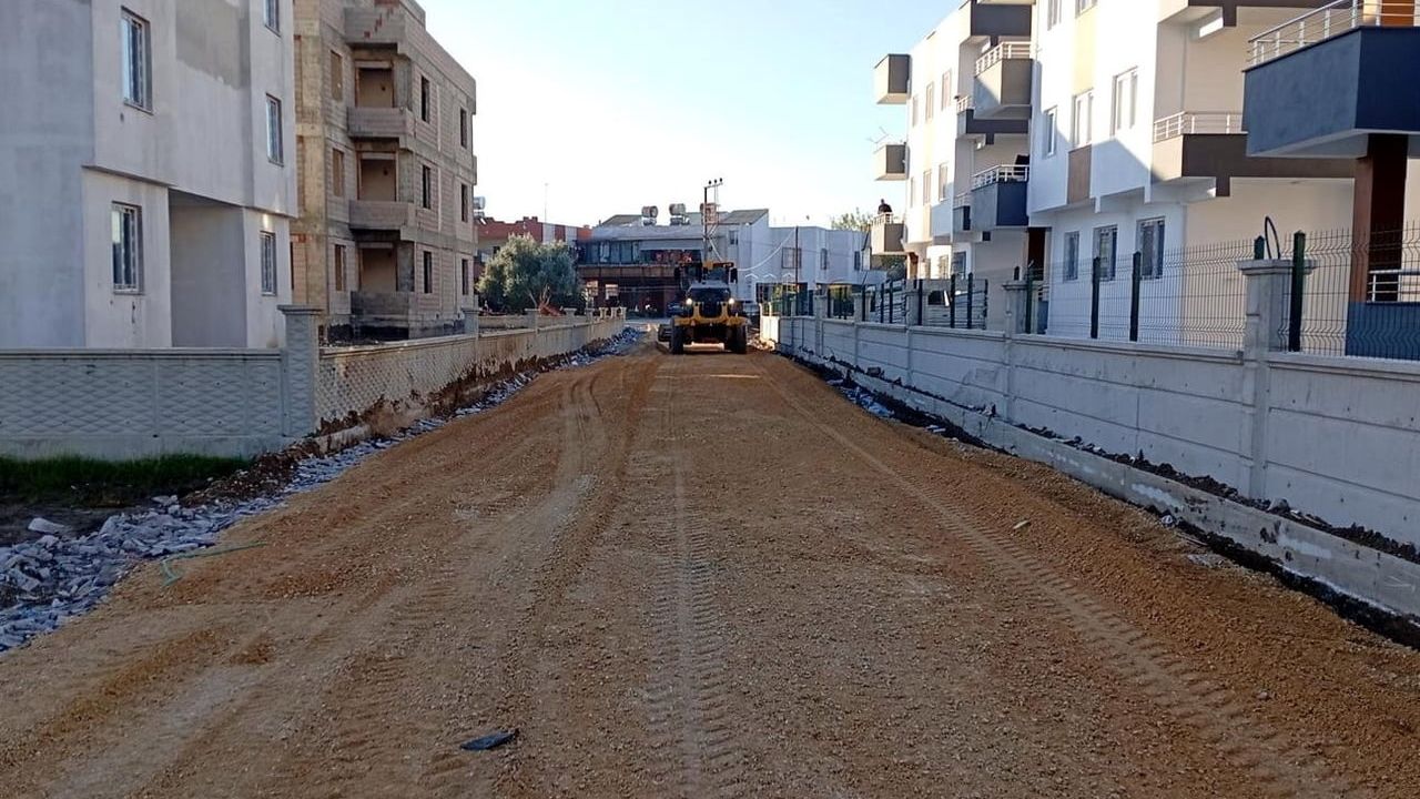 Mersin Akdeniz'de Yol Çalışmaları Hız Kesmeden Sürüyor