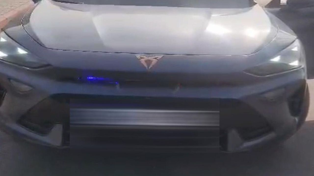 Mersin'de çakar tertibatlı araca ağır ceza: 276 bin 344 TL, araç trafikten men edildi