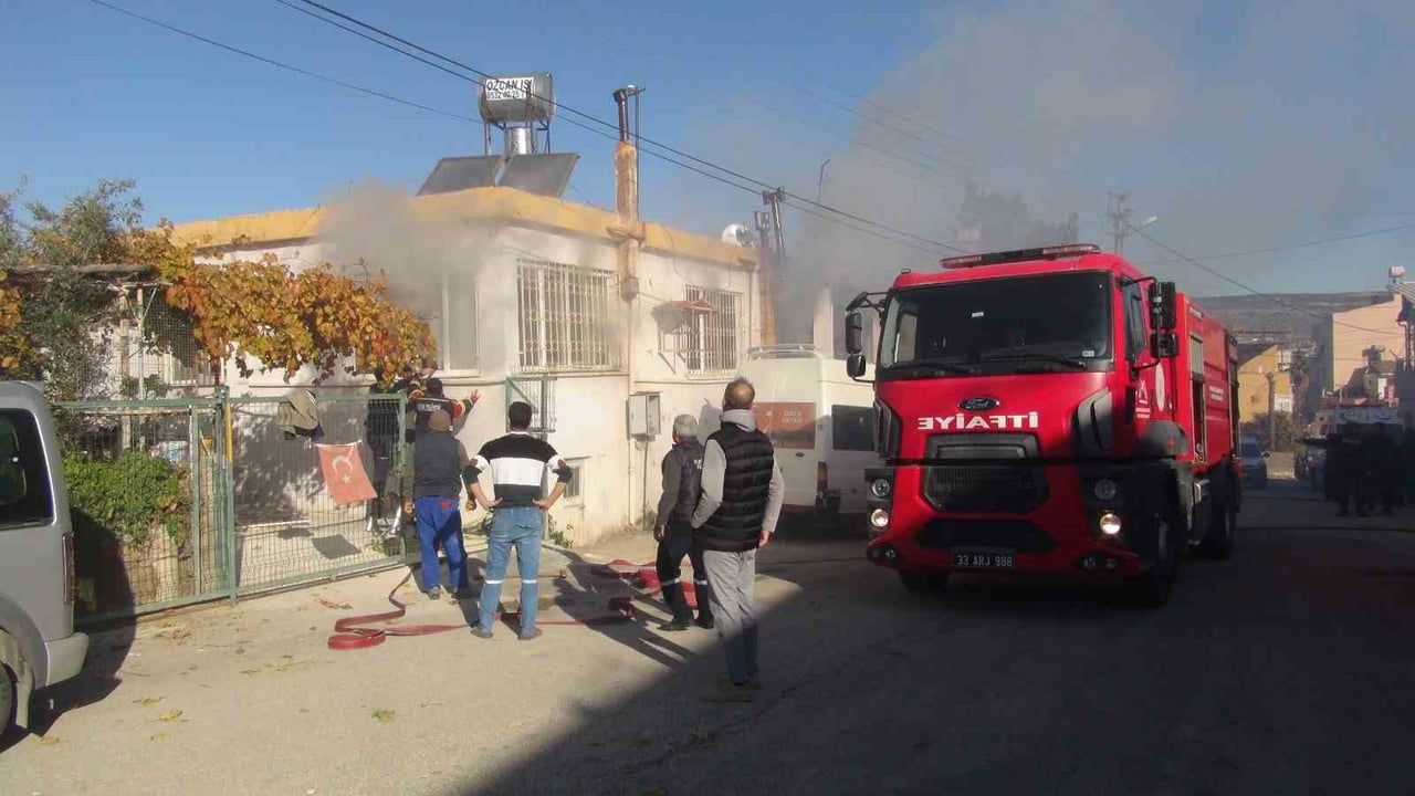Mersin'de ev yangını: 2 çocuk yaşamını yitirdi